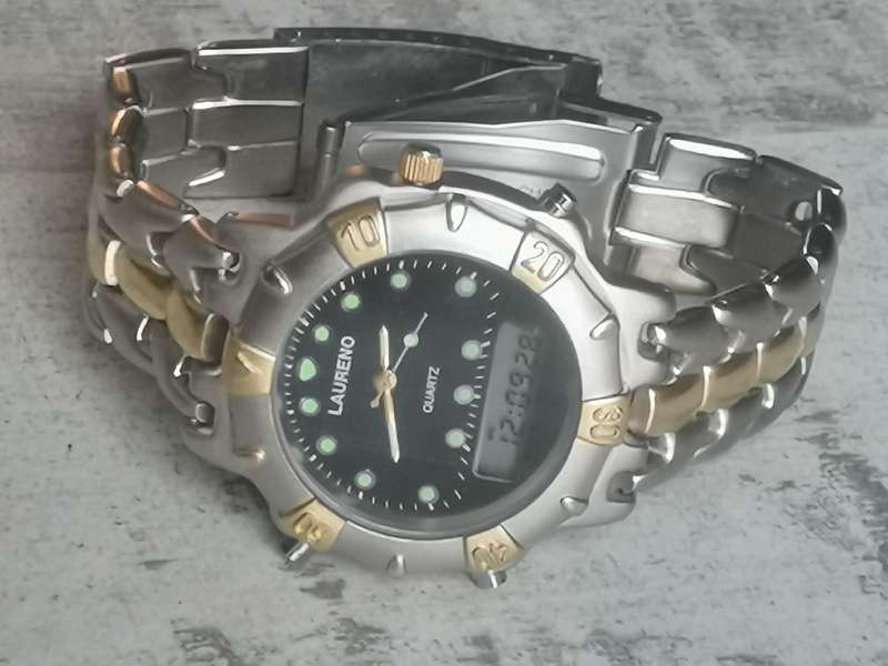 MENS VINTAGE LAURENO ANALOG/DIGITAL WATCH WITH ROTATING BEZEL IN EXCELLENT WORKING CONDITION