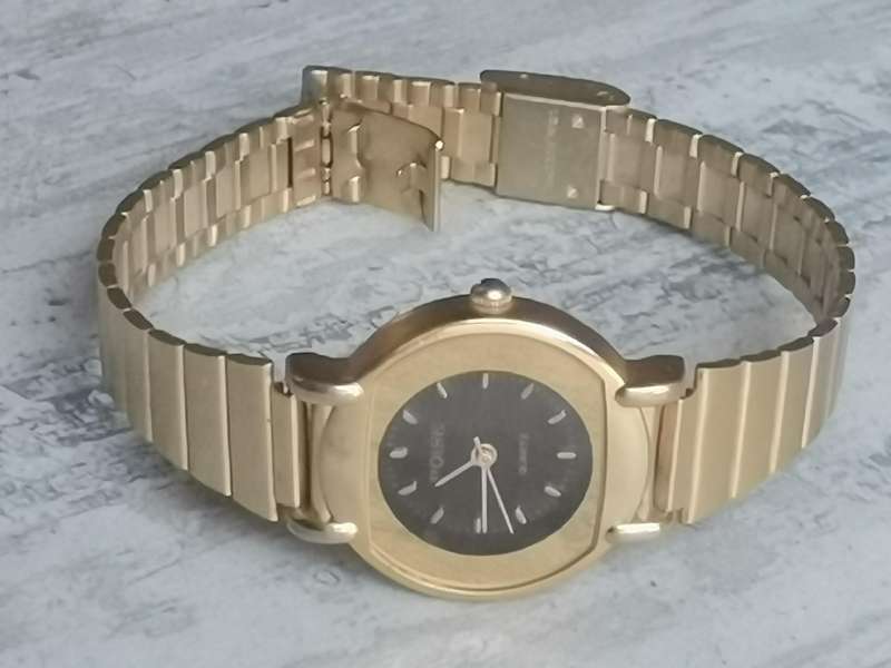 ELEGANT LADIES POISE GOLD WATCH IN EXCELLENT WORKING CONDITION