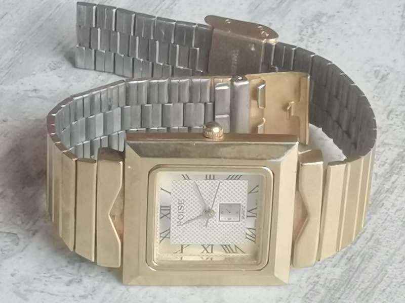MENS GOLD POISE WATCH IN EXCELLENT WORKING CONDITION