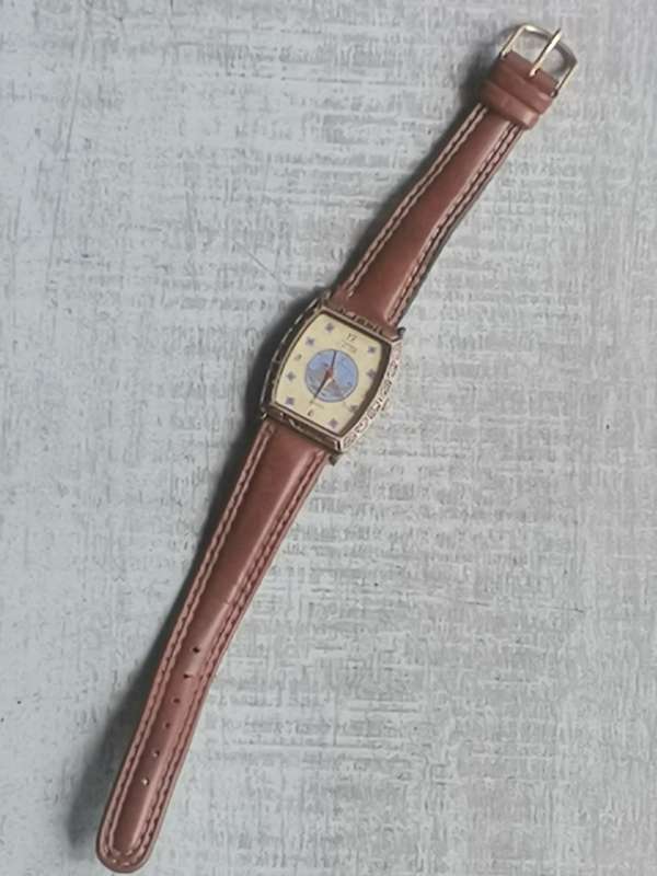 LADIES STUNNING JENNY WATCH IN EXCELLENT WORKING CONDITION