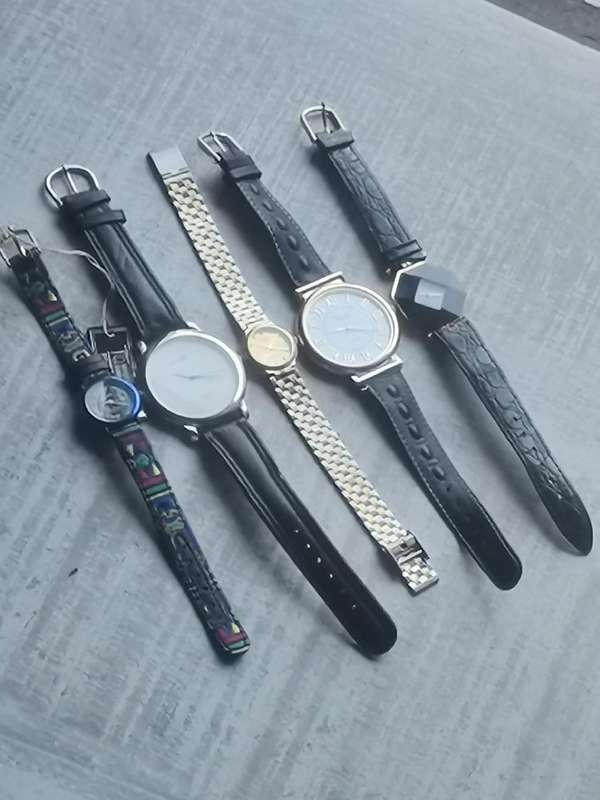 LADIES WATCH COLLECTION ALL IN EXCELLENT WORKING CONDITION - BIDDING FOR ALL 5 WATCHES