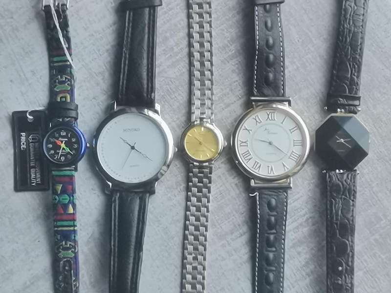 LADIES WATCH COLLECTION ALL IN EXCELLENT WORKING CONDITION - BIDDING FOR ALL 5 WATCHES