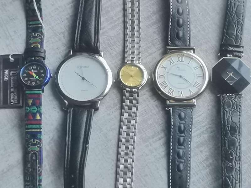 LADIES WATCH COLLECTION ALL IN EXCELLENT WORKING CONDITION - BIDDING FOR ALL 5 WATCHES