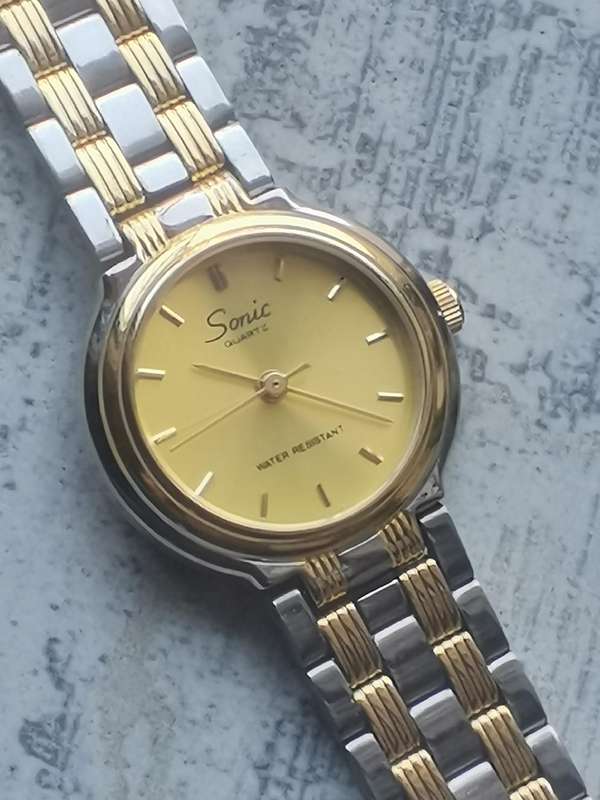 LADIES WATCH COLLECTION ALL IN EXCELLENT WORKING CONDITION - BIDDING FOR ALL 5 WATCHES