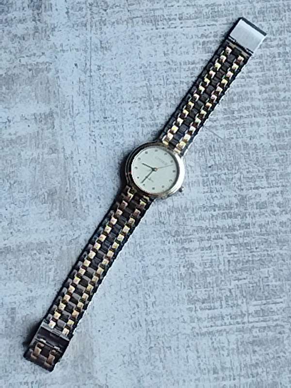 MENS 2 TONE CITIES STAINLESS STEEL WATCH IN EXCELLENT WORKING CONDITION