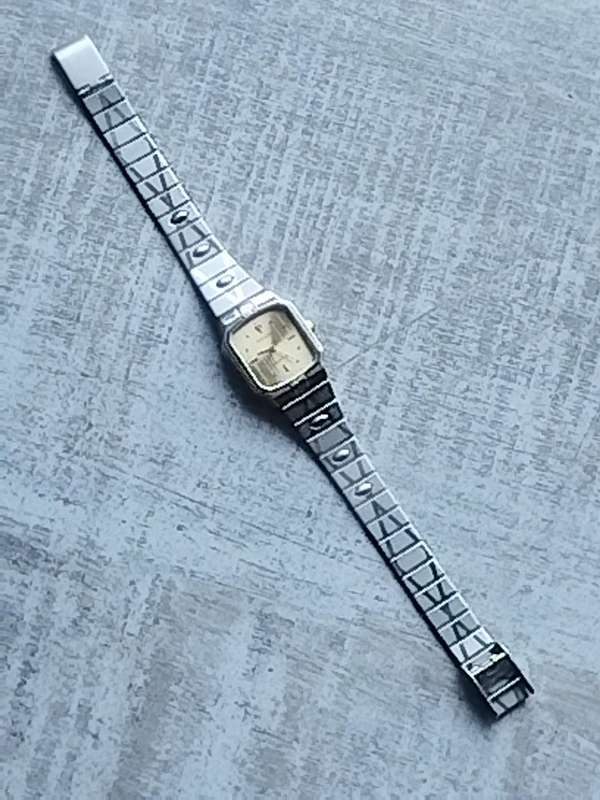 LADIES RSEIKONO STAINLESS STEEL WATCH IN EXCELLENT WORKING CONDITION