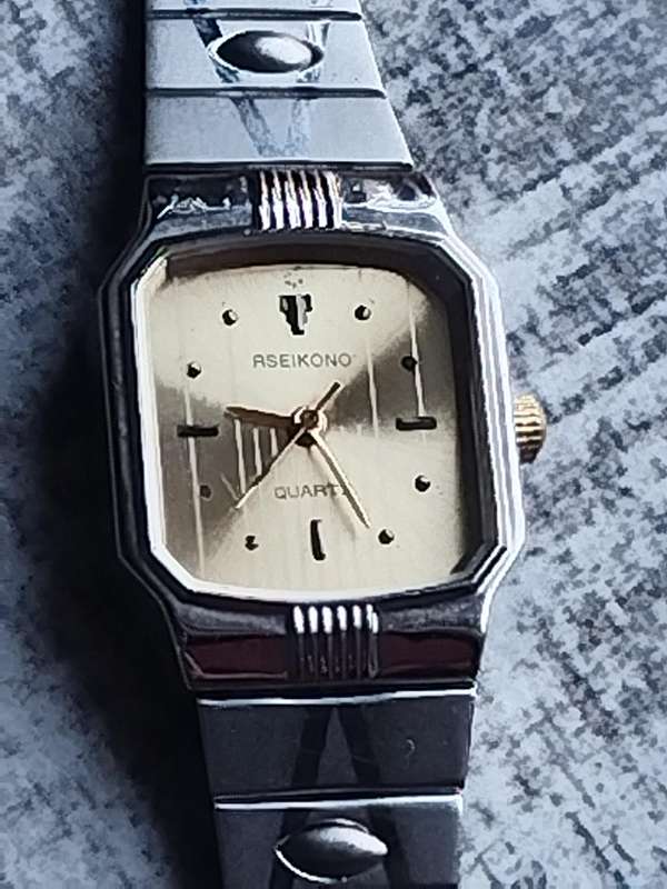 LADIES RSEIKONO STAINLESS STEEL WATCH IN EXCELLENT WORKING CONDITION