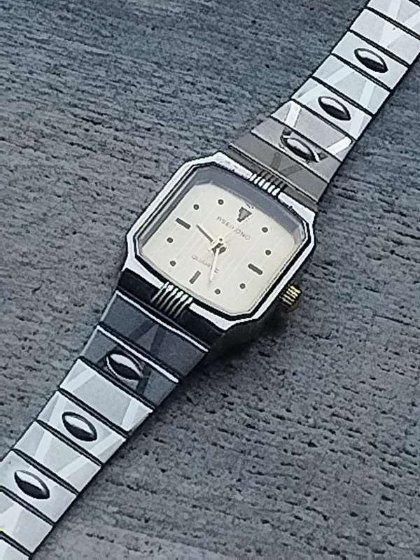 LADIES RSEIKONO STAINLESS STEEL WATCH IN EXCELLENT WORKING CONDITION
