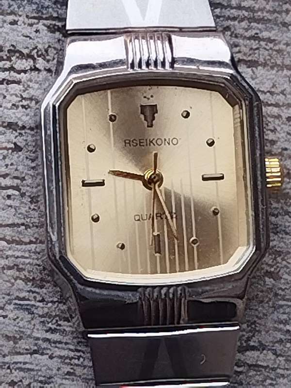 LADIES RSEIKONO STAINLESS STEEL WATCH IN EXCELLENT WORKING CONDITION