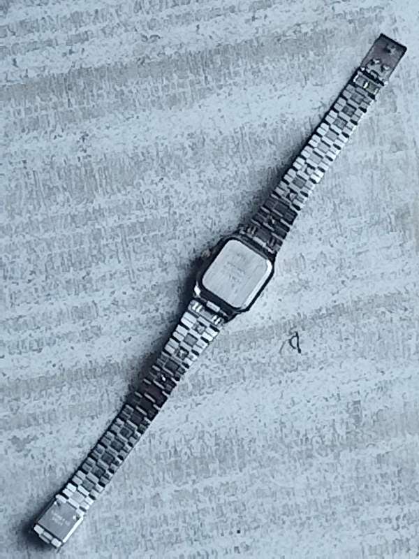 LADIES RSEIKONO STAINLESS STEEL WATCH IN EXCELLENT WORKING CONDITION