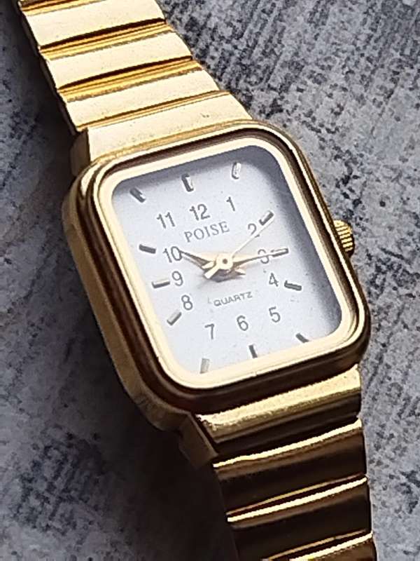 LADIES POISE GOLD PLATED WATCH IN EXCELLENT WORKING CONDITION