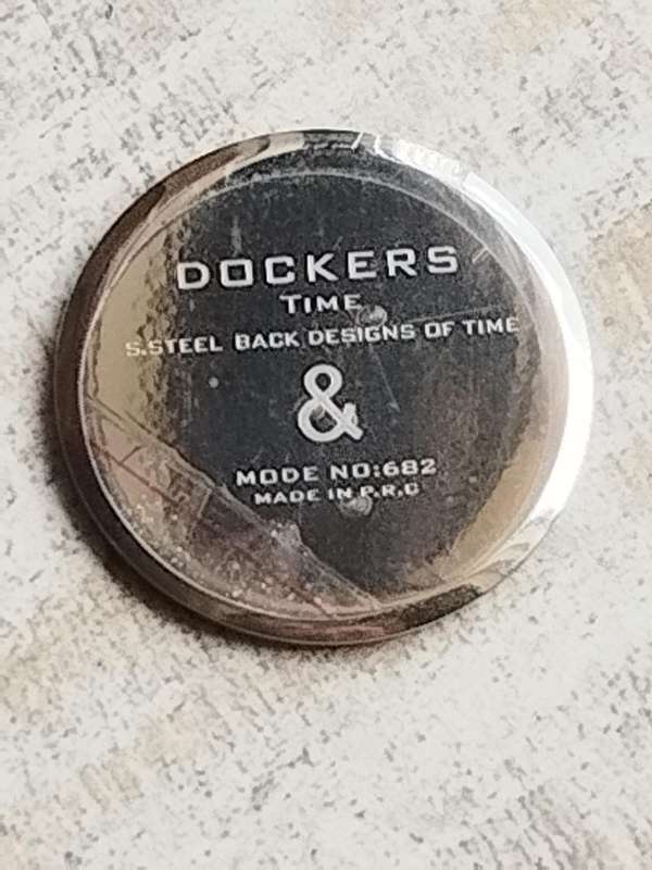 MENS S. WORLD TIME WATCH IN EXCELLENT WORKING CONDITION