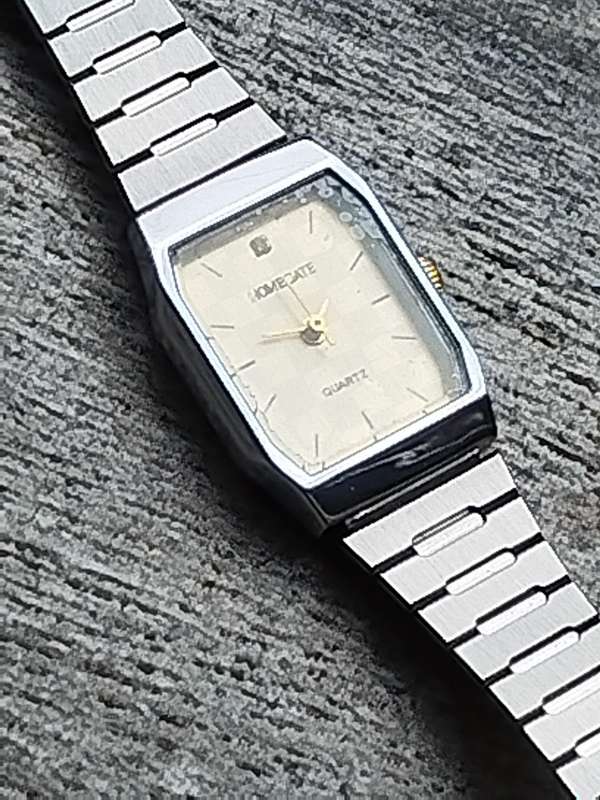 LADIES HOMEGATE WATCH IN EXCELLENT WORKING CONDITION