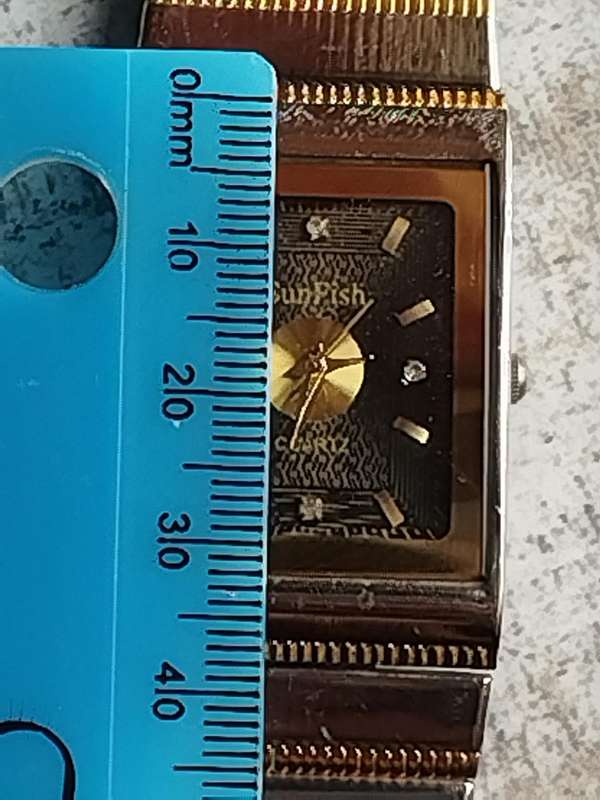 MENS SUNFISH 2 TONE WATCH IN EXCELLENT WORKING CONDITION