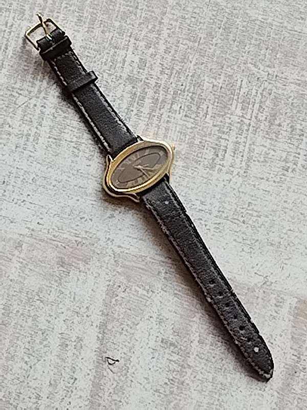 LADIES POISE GOLD PLATED WATCH IN EXCELLENT WORKING CONDITION