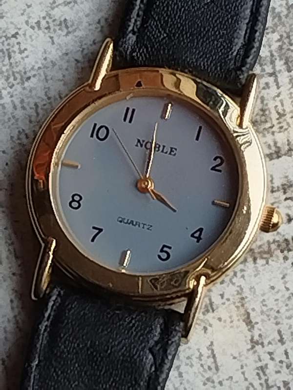 MENS VINTAGE NOBLE GOLD PLATED WATCH IN EXCELLENT WORKING CONDITION