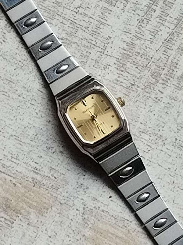 LADIES RSEIKONO STAINLESS STEEL WATCH IN EXCELLENT WORKING CONDITION