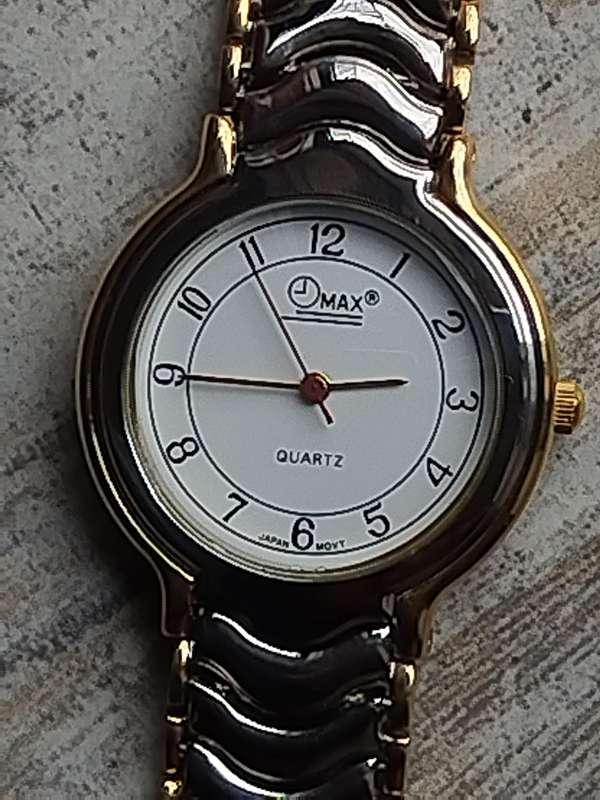 MENS VINTAGE OMAX WATCH IN EXCELLENT WORKING CONDITION - NEW OLD STOCK