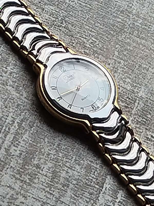 MENS VINTAGE OMAX WATCH IN EXCELLENT WORKING CONDITION - NEW OLD STOCK
