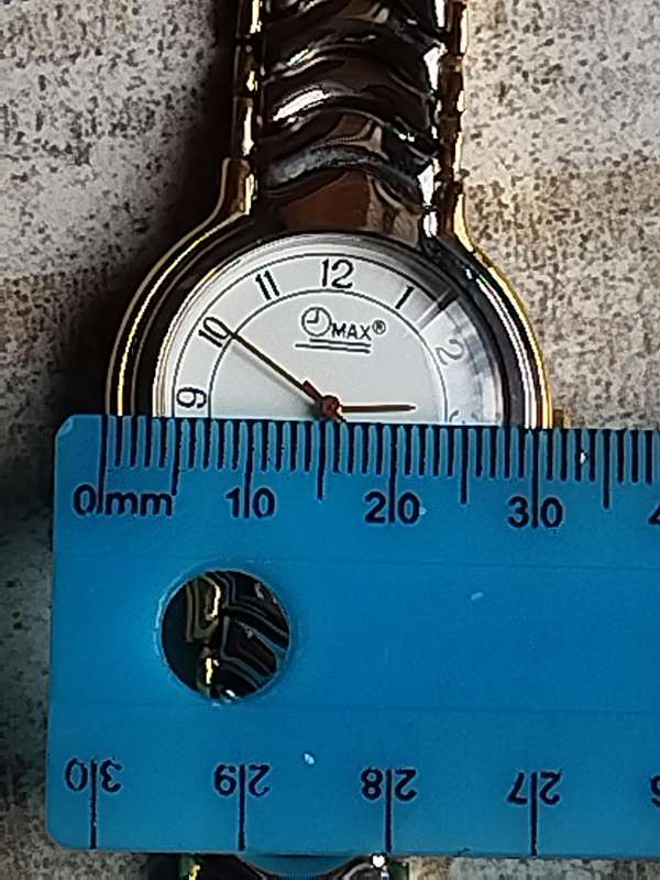 MENS VINTAGE OMAX WATCH IN EXCELLENT WORKING CONDITION - NEW OLD STOCK