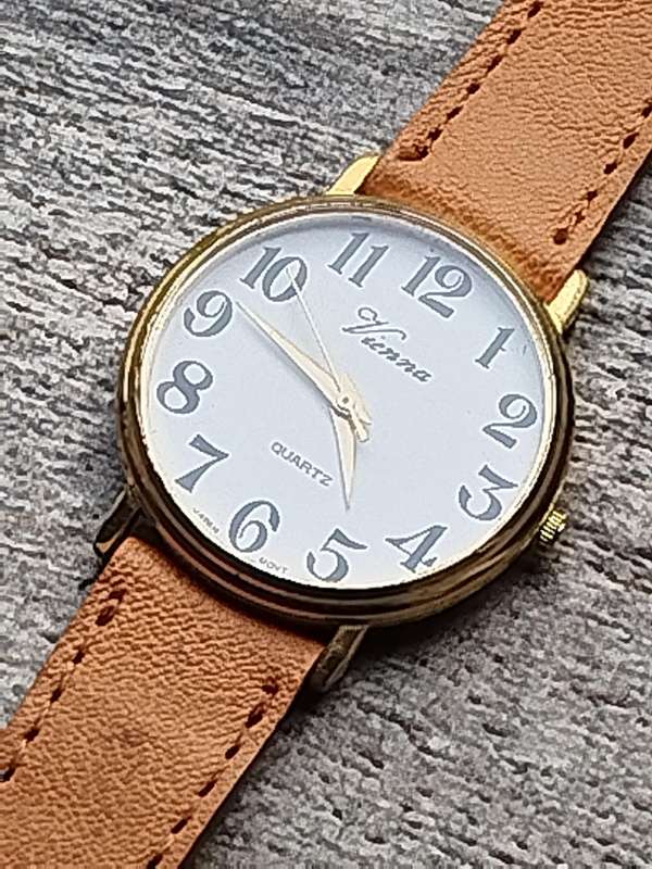 STUNNING LADIES VIENNA GOLD PLATED WATCH IN EXCELLENT WORKING CONDITION