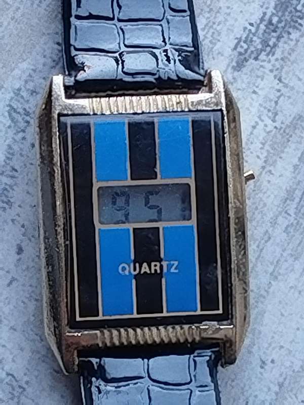 MENS VINTAGE DIGITAL WATCH COLLECTION ALL IN GOOD WORKING COND - BIDDING FOR ALL 6 WATCHES