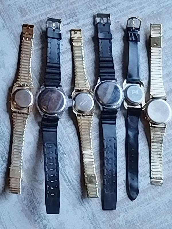 MENS VINTAGE DIGITAL WATCH COLLECTION ALL IN GOOD WORKING COND - BIDDING FOR ALL 6 WATCHES