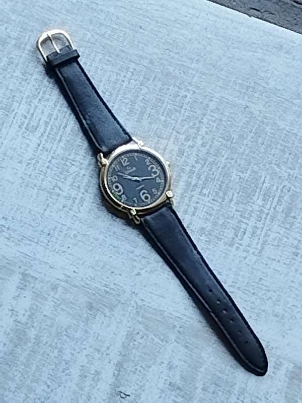 LADIES GOLD CHEVAL WATCH WITH HUGE 42MM DIAL IN EXCELLENT WORKING CONDITION