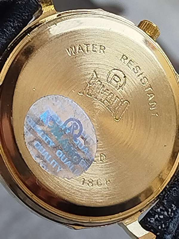 MENS GOLD ROMANO WATCH WITH 2 FREE STRAPS IN EXCELLENT WORKING CONDITION