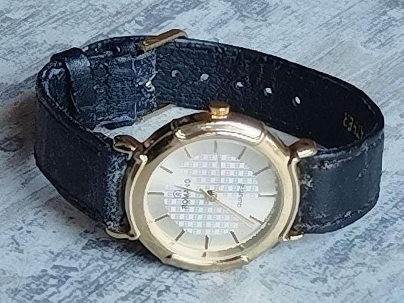 MENS GOLD ROMANO WATCH WITH 2 FREE STRAPS IN EXCELLENT WORKING CONDITION