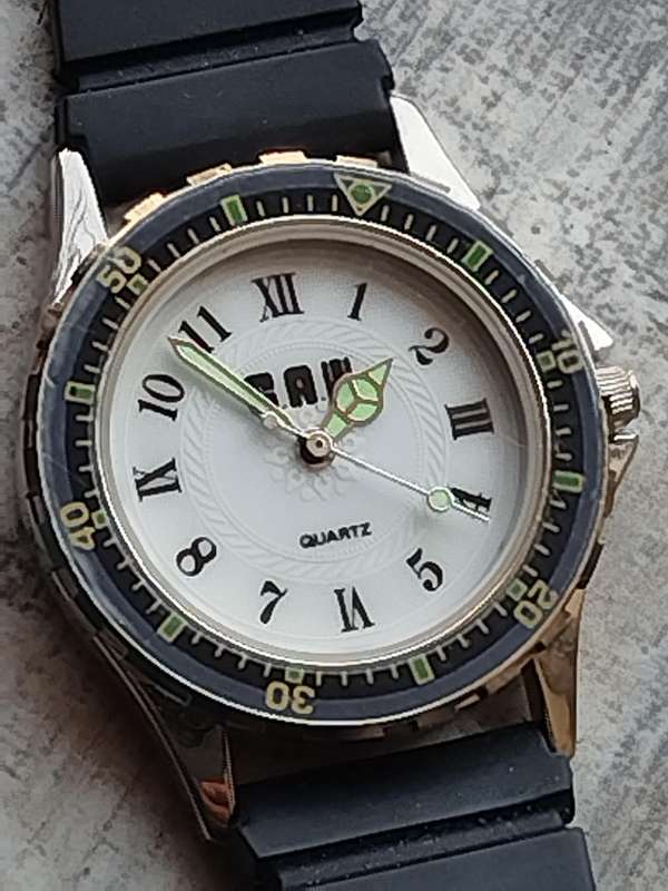 MENS AND LADIES WATCH SET BOTH IN EXCELLENT WORKING CONDITION