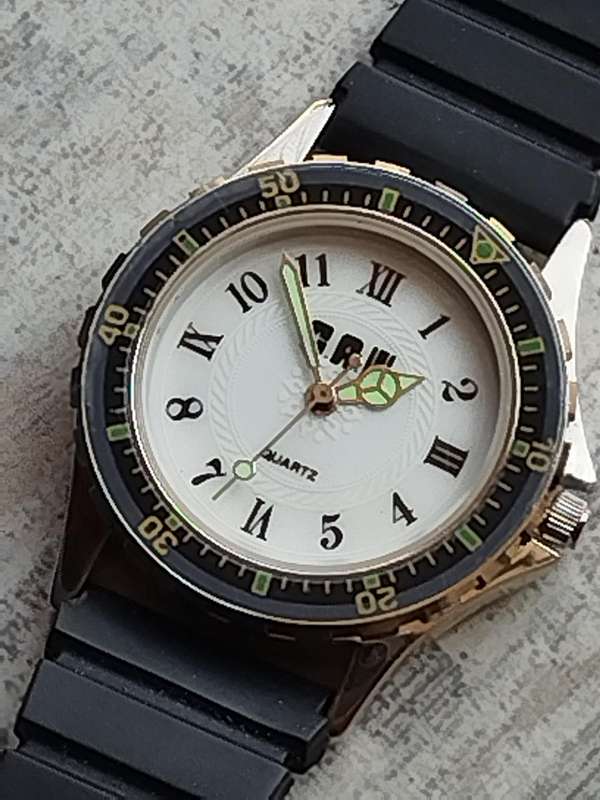 MENS AND LADIES WATCH SET BOTH IN EXCELLENT WORKING CONDITION