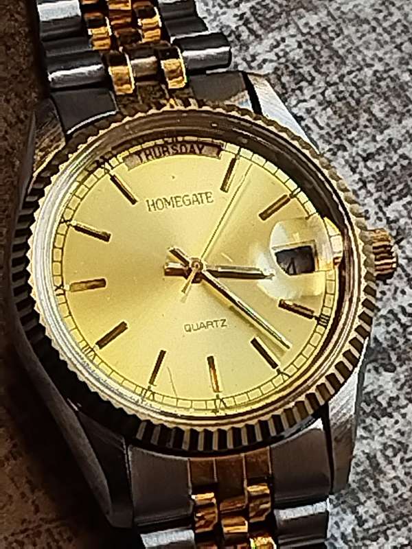 MENS VINTAGE HOMEGATE WATCH IN EXCELLENT WORKING CONDITION