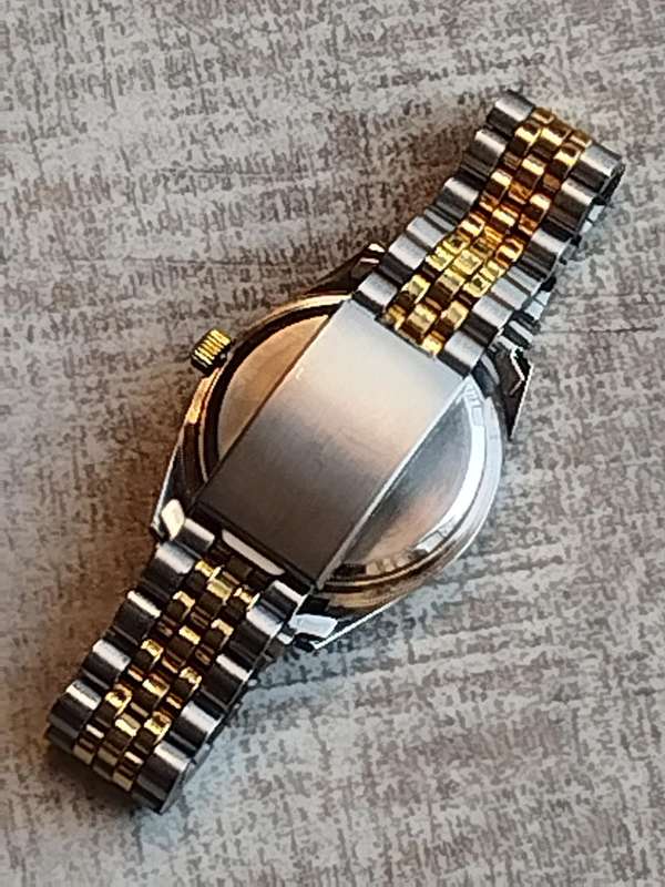 MENS VINTAGE HOMEGATE WATCH IN EXCELLENT WORKING CONDITION