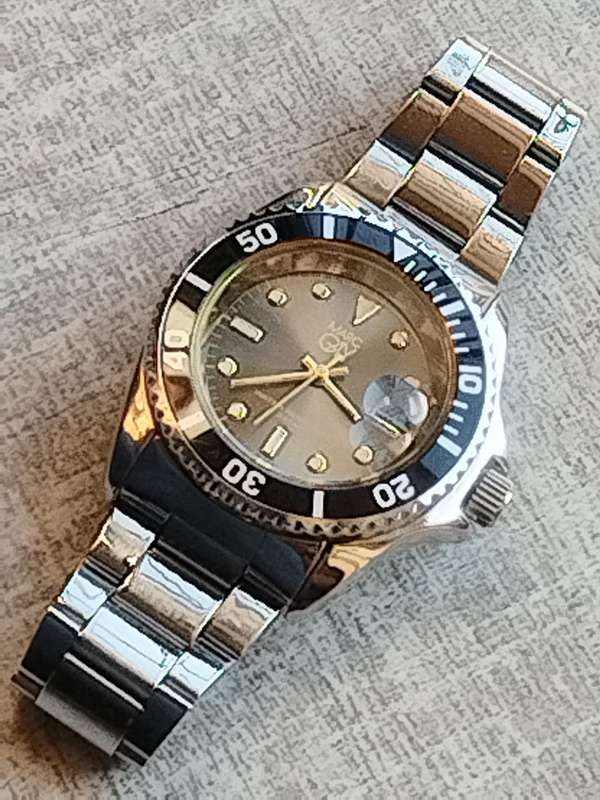MENS MARC GAY WATCH WITH ROTATING BEZEL IN EXCELLENT WORKING CONDITION