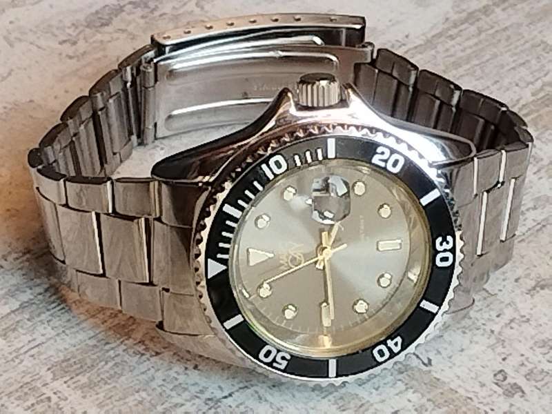 MENS MARC GAY WATCH WITH ROTATING BEZEL IN EXCELLENT WORKING CONDITION