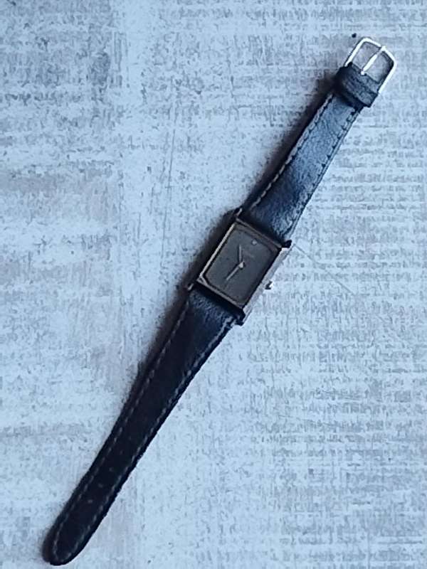 LADIES POISE WATCH IN EXCELLENT WORKING CONDITION