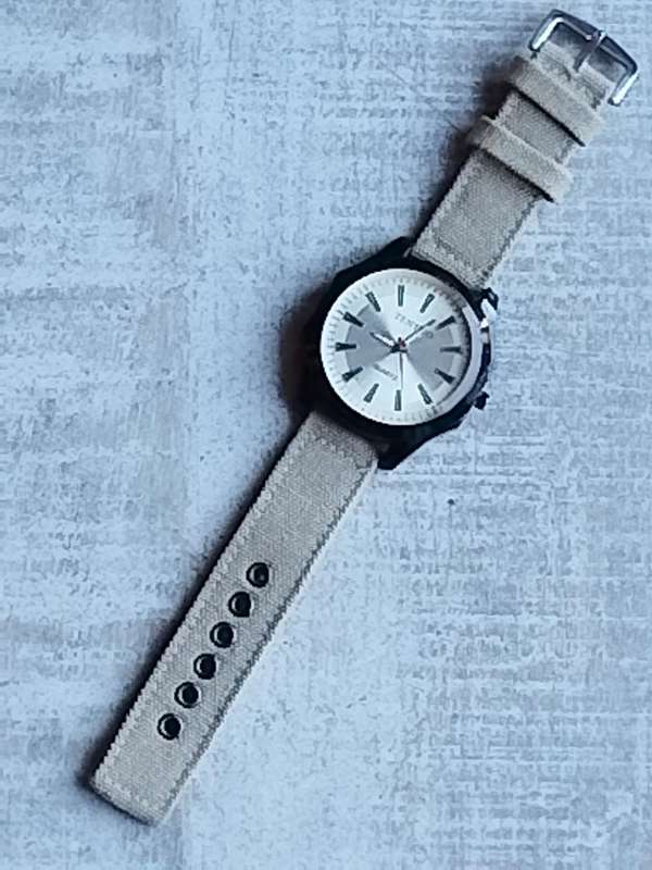 MENS TEN TWO ARMY WATCH WITH HUGE 50MM DIAL IN EXCELLENT WORKING CONDITION