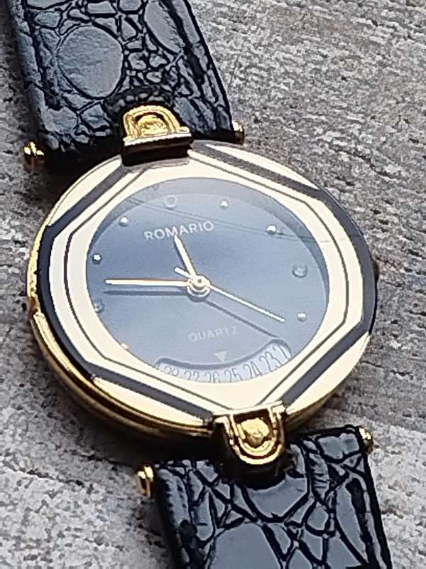 ELEGANT LADIES ROMARIO 18K GOLD ELECTROPLATED WATCH IN EXCELLENT WORKING CONDITION