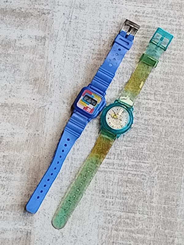 LADIES/GIRLS VINTAGE WATCH SET BOTH IN EXCELLENT WORKING CONDITION - BIDDING FOR BOTH