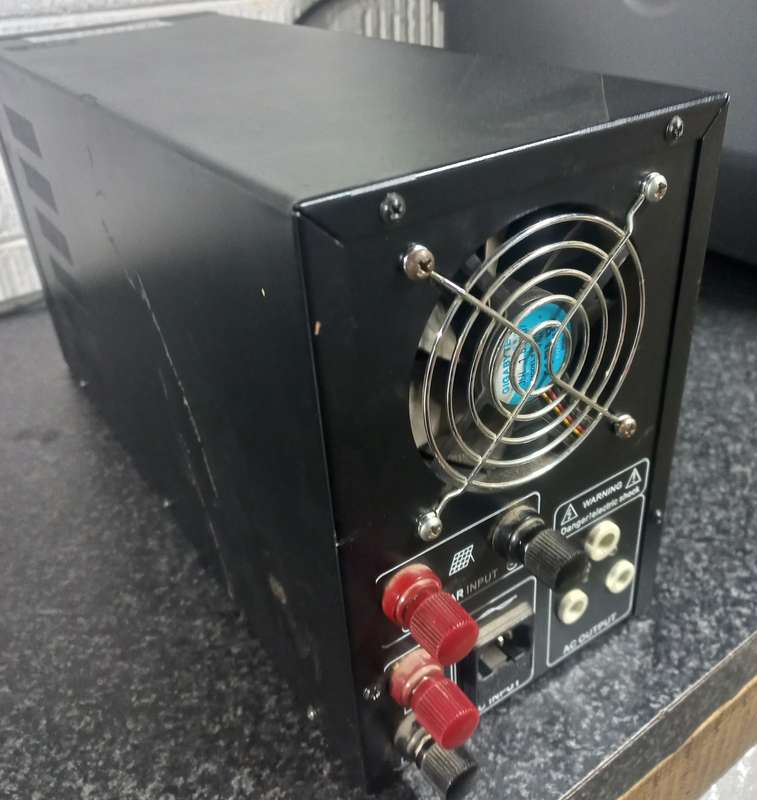 ECCO 1200W Inverter NS-1200 Spares or repair.