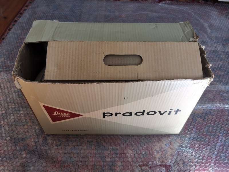 LEITZ WETZLAR PRADOVIT PROJECTOR