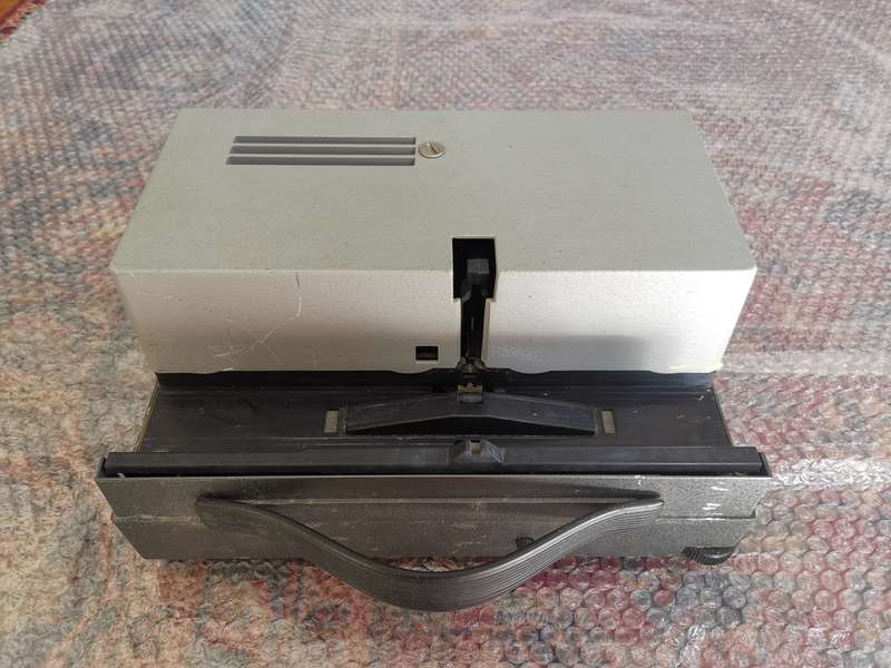 LEITZ WETZLAR PRADOVIT PROJECTOR