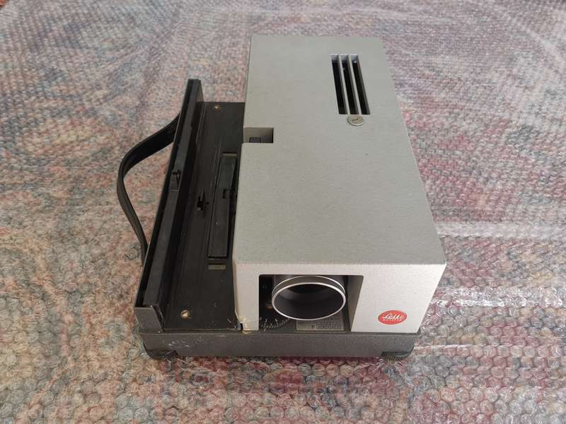 LEITZ WETZLAR PRADOVIT PROJECTOR
