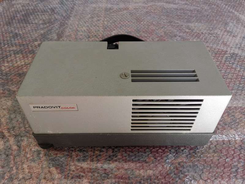 LEITZ WETZLAR PRADOVIT PROJECTOR