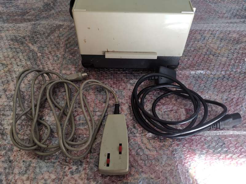 LEITZ WETZLAR PRADOVIT PROJECTOR