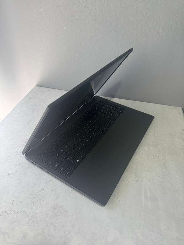 --13th Gen i7--Dell Latitude 3540--Core i7 1355U--16GB Ram--1TB SSD--15.6 FHD+ Display--