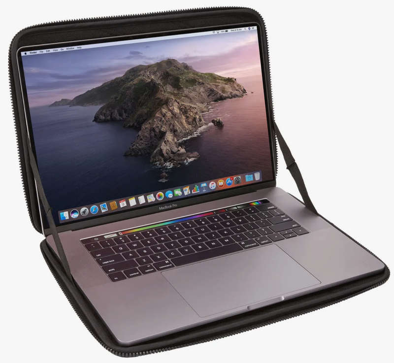 Thule Gauntlet 4.0 Protection Sleeve for 15" Air or 16 Macbook Pro® | Black