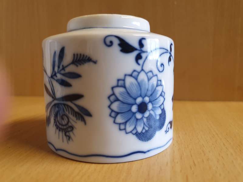 Set of 2 Blue Danube Lidded Jars - Made in Japan  - height 7cm width 8cm