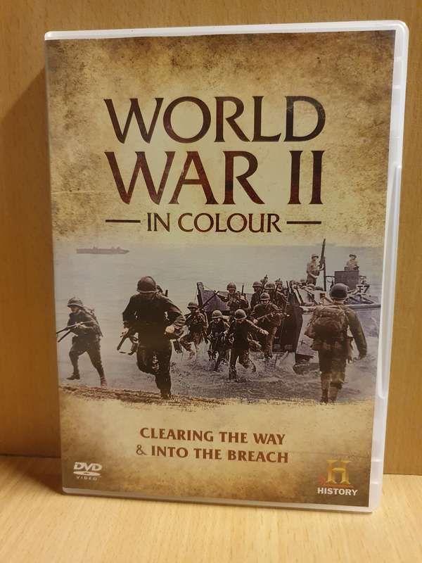 World War II in Colour - Clearing the Way & Into the Breach - Dvd